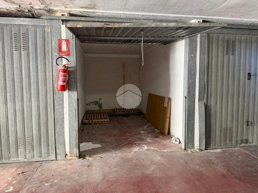 Box Via Raffaello, Grugliasco - foto 1