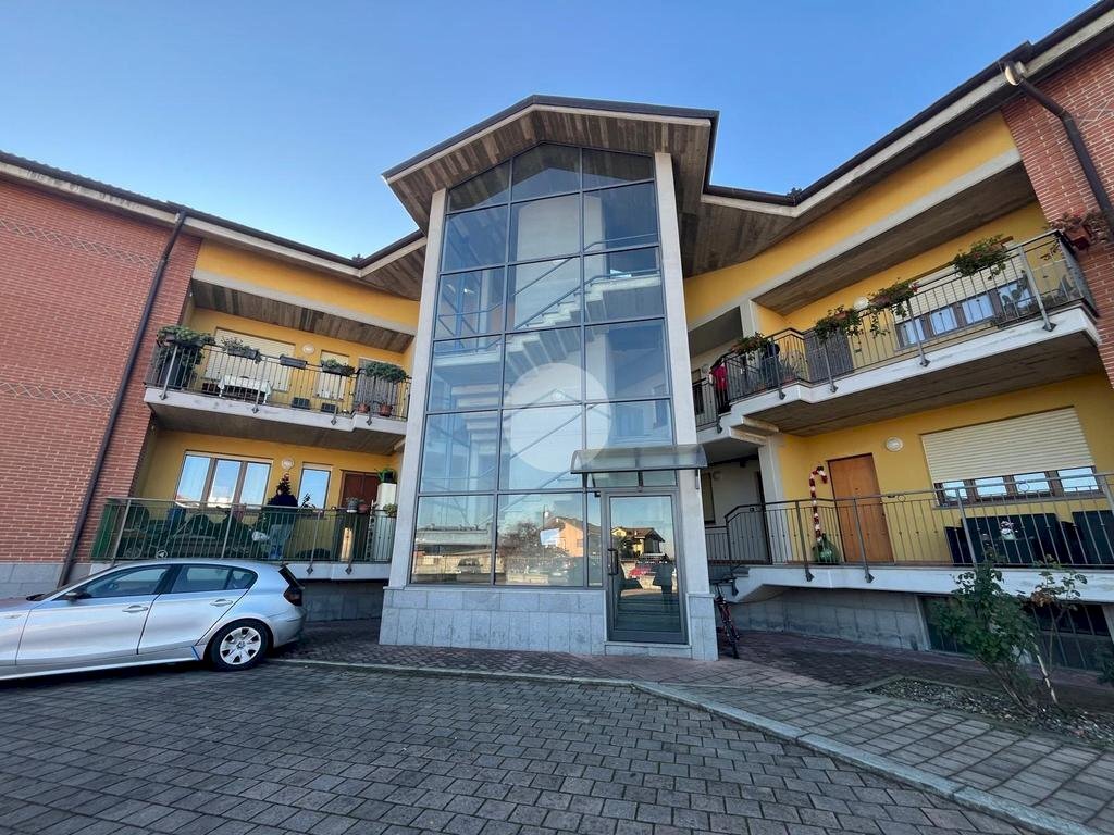 Four-room apartment Via Provinciale Saluzzo, Barge - photo 1