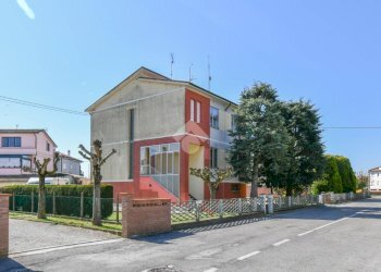 Four-room apartment Via Ferdinando Santi, Poggio Renatico - photo 1