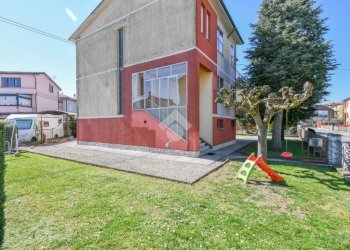 Four-room apartment Via Ferdinando Santi, Poggio Renatico - photo 3