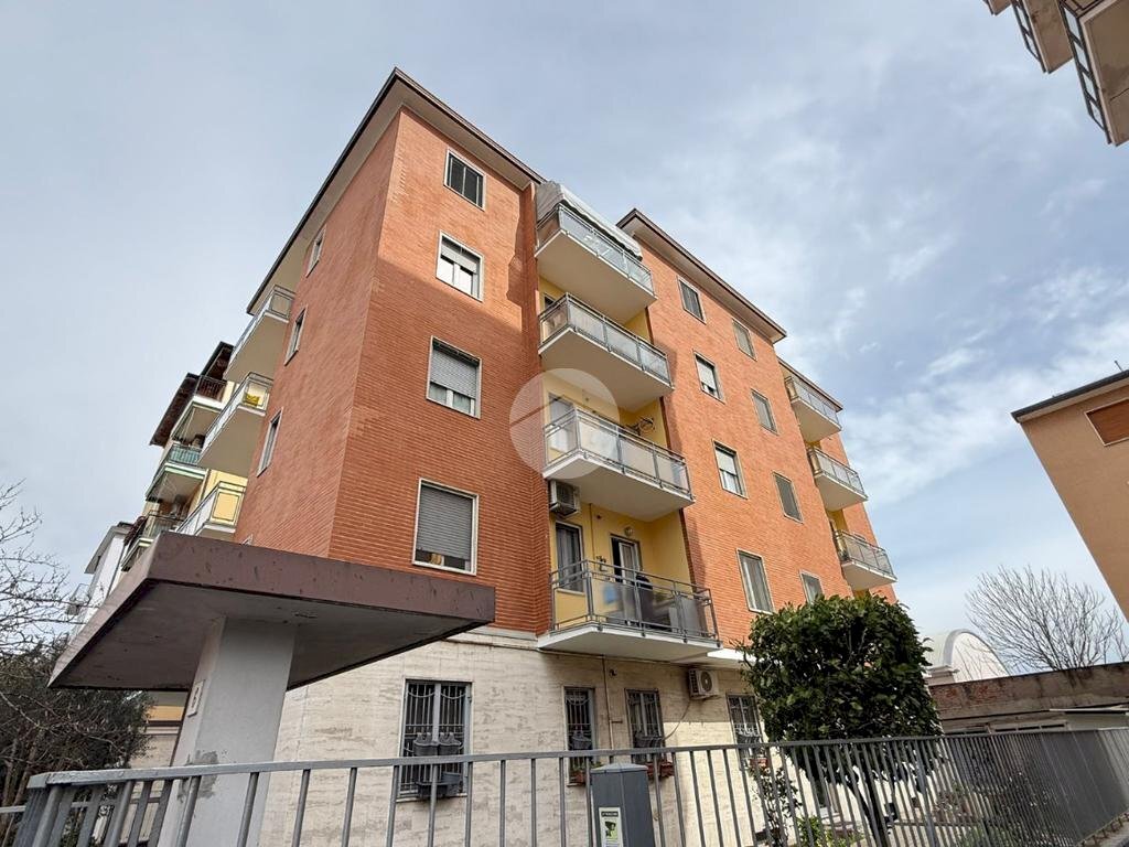 Two-room apartment Via Mincio, Rozzano - photo 1