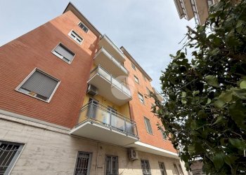 Two-room apartment Via Mincio, Rozzano - photo 24