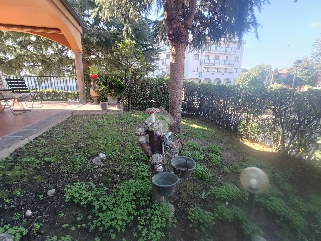 Quadrilocale villa a schiera via delle quattro marie, Bellinzago Lombardo - foto 3