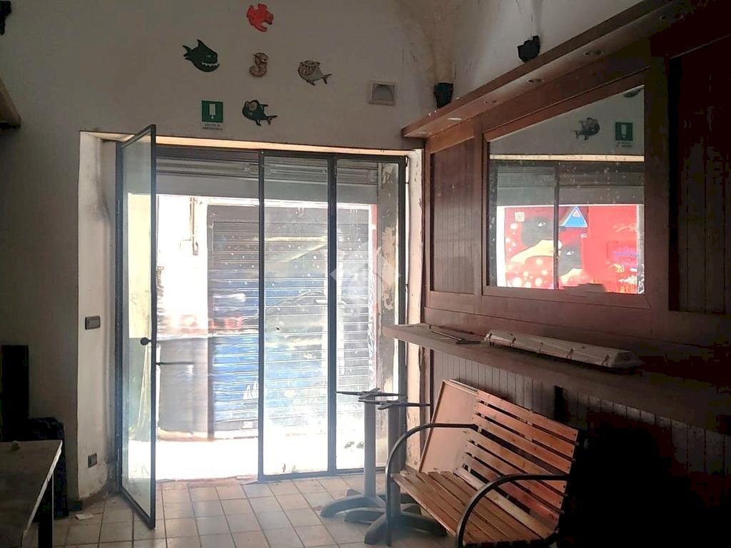 Shop Via di san bernardo, Genova (neighborhood Centro Storico) - photo 1