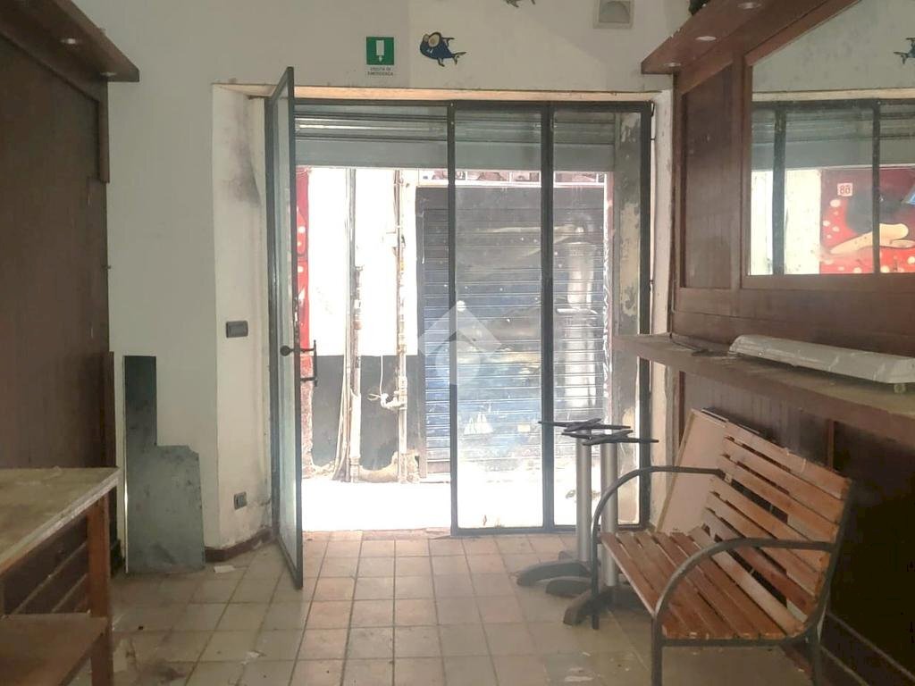 Shop Via di san bernardo, Genova (neighborhood Centro Storico) - photo 2