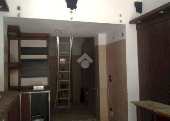 Shop Via di san bernardo, Genova (neighborhood Centro Storico) - photo 4