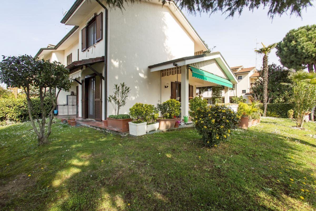 Villa Bifamiliare Peschiera Borromeo - foto 1