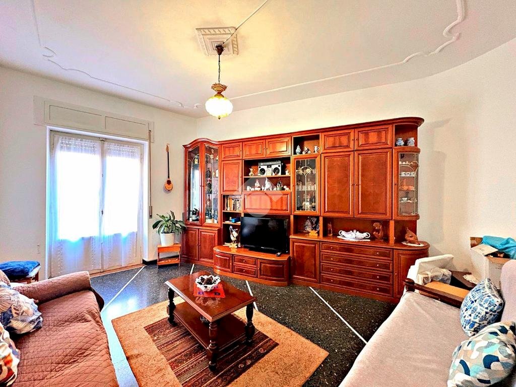 Quadrilocale Via Nino Oxilia, Savona (zona Villapiana) - foto 1