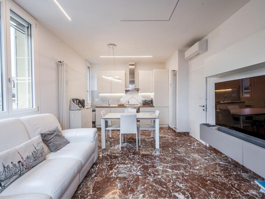 Trilocale Viale Martiri della Libertà, Modena (zona Centro Storico) - foto 1