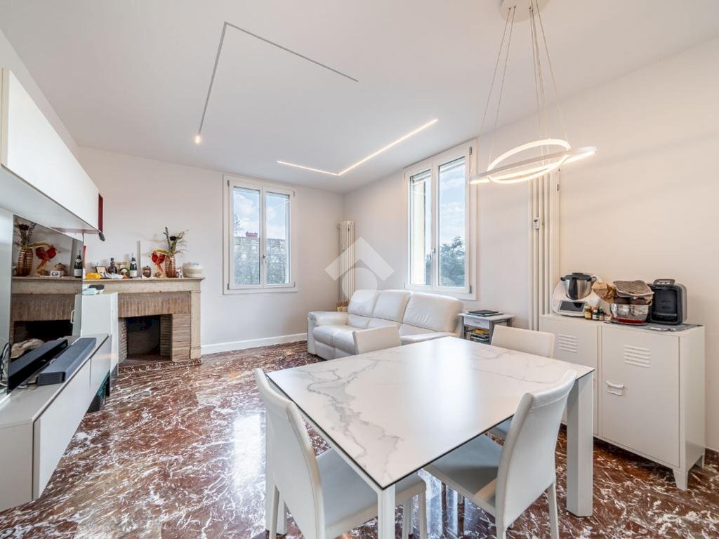 Trilocale Viale Martiri della Libertà, Modena (zona Centro Storico) - foto 2