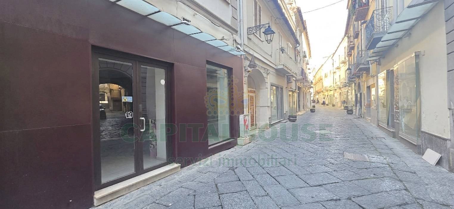 Foto 1 - Locale Commerciale via San Giovanni, Caserta - foto 1