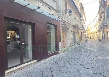 Foto 1 - Locale Commerciale via San Giovanni, Caserta - foto 1