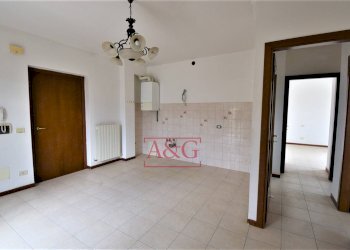 Foto 5 - Quadrilocale Via G. Puccini
 
12, Sarnano - foto 5