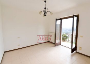 Foto 9 - Quadrilocale Via G. Puccini
 
12, Sarnano - foto 9