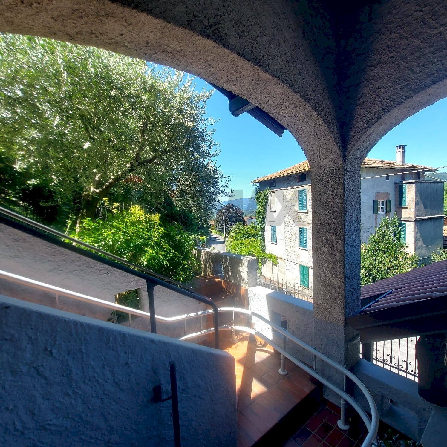 Esterno - Two-room apartment Piazza Virgilio
 
2, Gemonio - photo 2