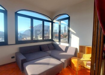 Veranda panoramica - Three-room apartment Piazza Virgilio
 
2, Gemonio - photo 1