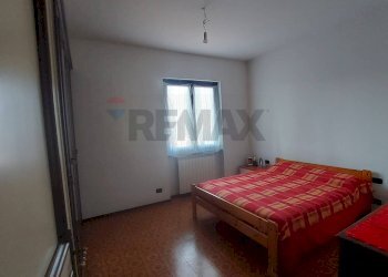 Camera / camera da letto - Three-room apartment Piazza Virgilio
 
2, Gemonio - photo 10