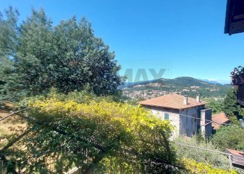 Vista delle montagne - Three-room apartment Piazza Virgilio
 
2, Gemonio - photo 20