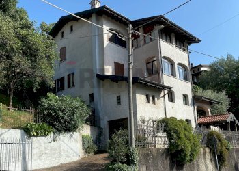 Esterno - accesso box - Apartment Piazza Virgilio
 
2, Gemonio - photo 5