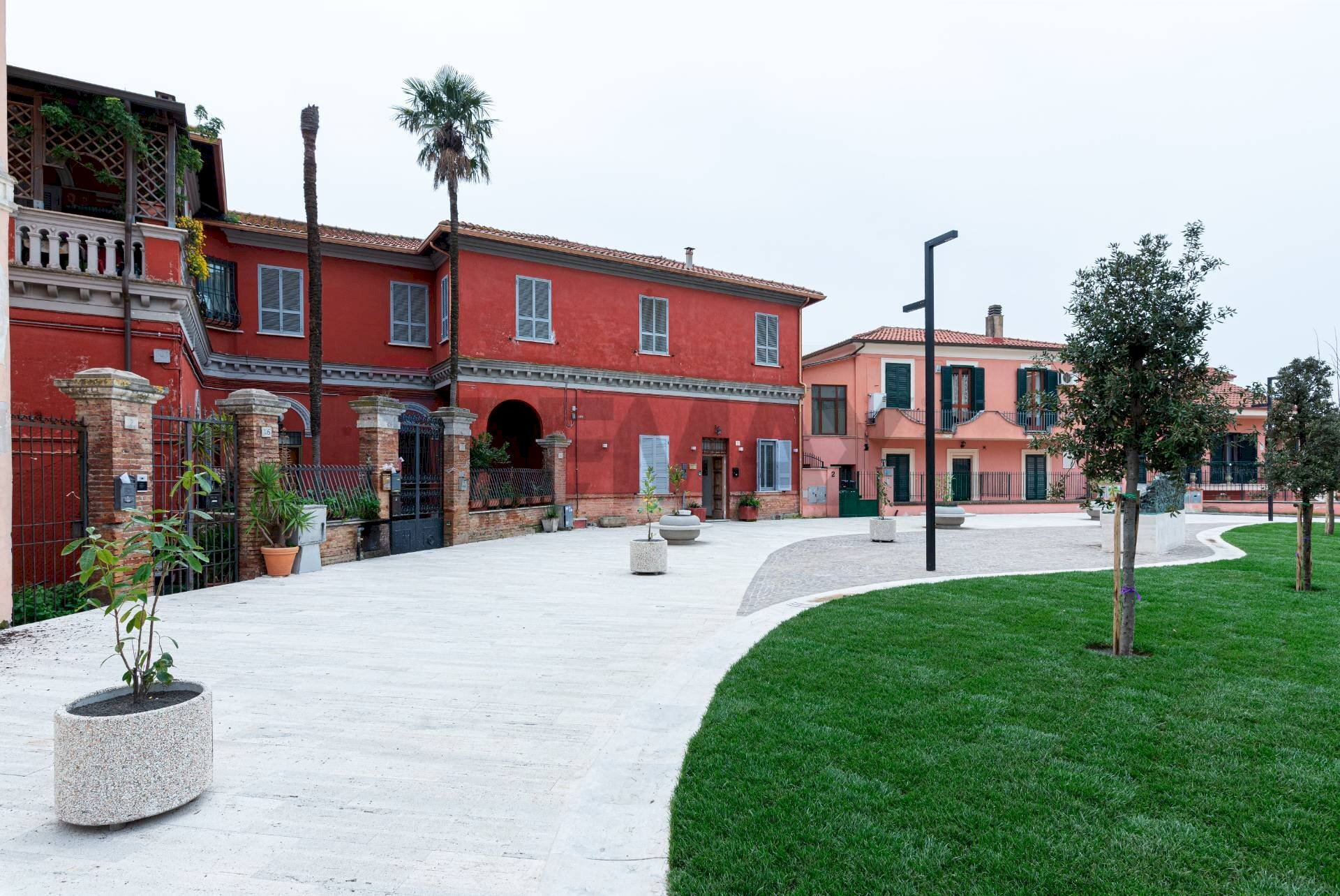 Casa all\'aperto - Quadrilocale PIAZZA MARTIRI DELLA LIBERTA'
 
5, Monterotondo - foto 1