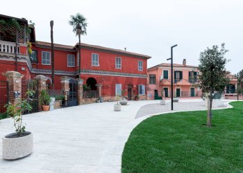 Casa all\'aperto - Quadrilocale PIAZZA MARTIRI DELLA LIBERTA'
 
5, Monterotondo - foto 1