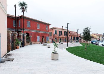 Casa all\'aperto - Quadrilocale PIAZZA MARTIRI DELLA LIBERTA'
 
5, Monterotondo - foto 2