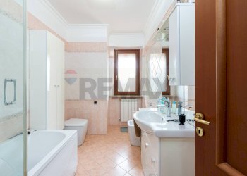 Bagno - Trilocale VIA DELLE FORNACI
 
23, Monterotondo - foto 15
