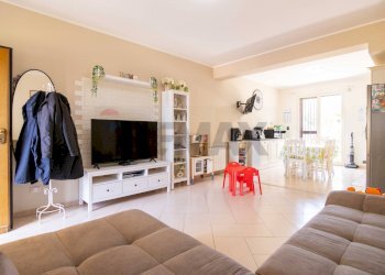 Sala da pranzo - Apartment Via G. Spitaleri
 
3/A, San Pietro Clarenza - photo 2