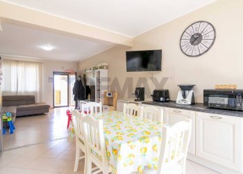 Sala da pranzo - Apartment Via G. Spitaleri
 
3/A, San Pietro Clarenza - photo 8