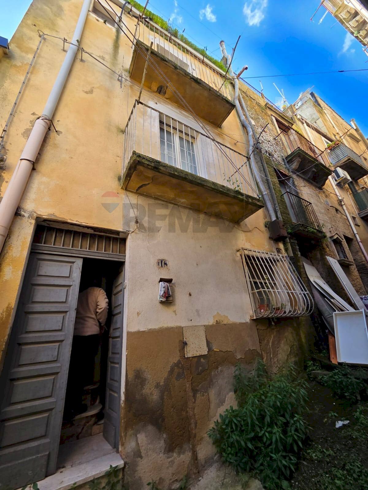 Edificio all\'aperto - Casa indipendente Via sciabola
 
16, Caltagirone - foto 1
