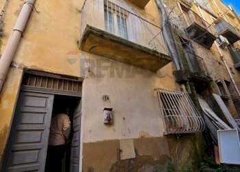 Edificio all\'aperto - Casa indipendente Via sciabola
 
16, Caltagirone - foto 1