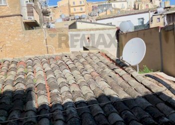Edificio all\'aperto - Casa indipendente Via sciabola
 
16, Caltagirone - foto 8