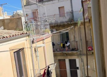 Edificio all\'aperto - Casa indipendente Via sciabola
 
16, Caltagirone - foto 11