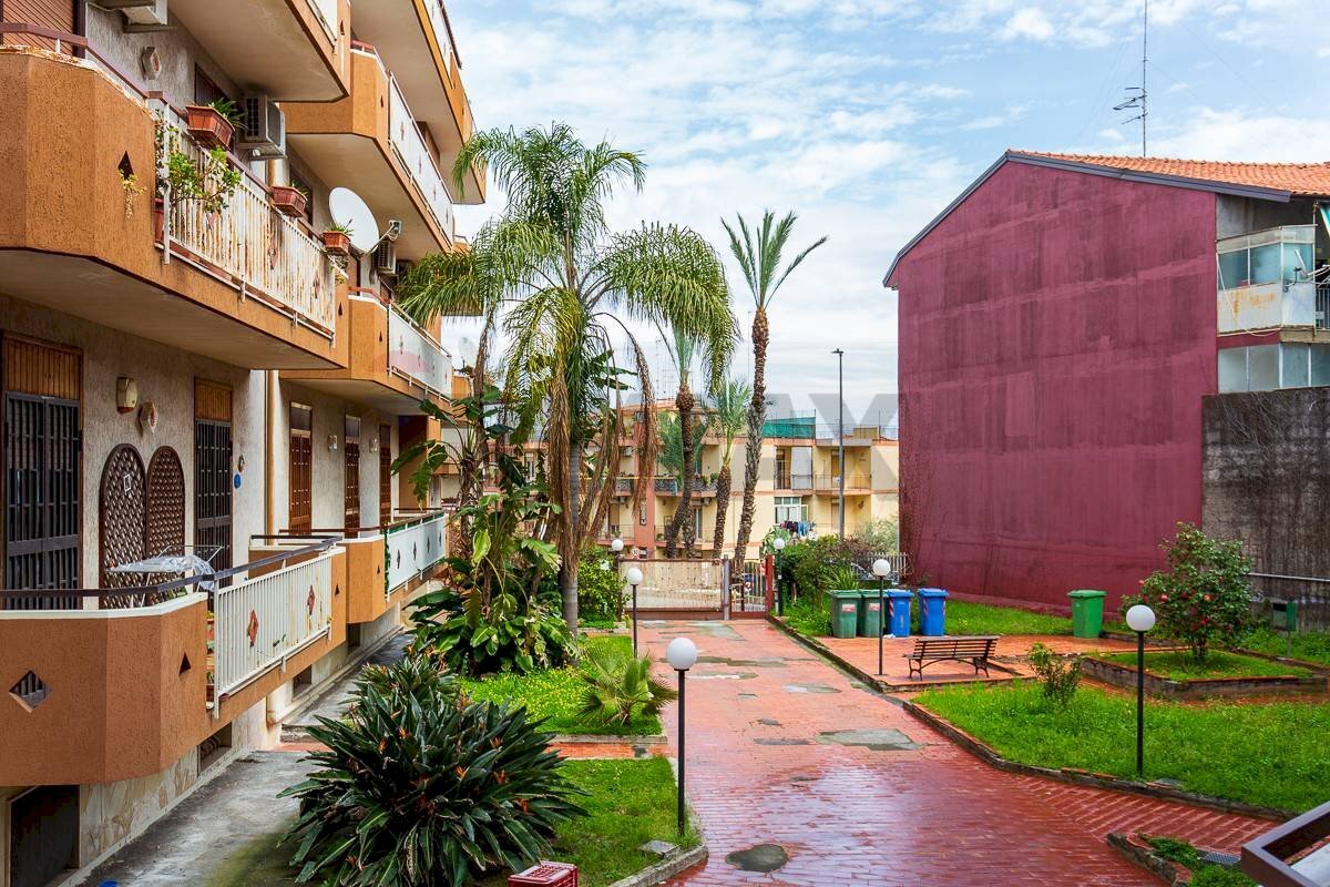 Edificio all\'aperto - Appartamento Via Pozzo
 
81, Aci Catena - foto 1