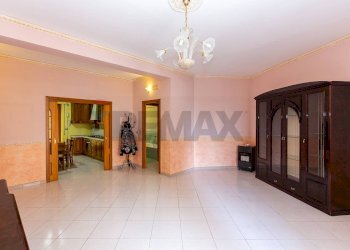 Stanza vuota - Appartamento Via Pozzo
 
81, Aci Catena - foto 3