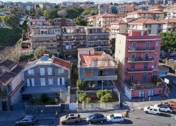 Edificio all\'aperto - Villa Via Nizzeti
 
64, Tremestieri Etneo - foto 1