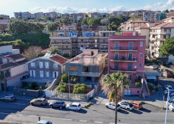 Edificio all\'aperto - Villa Via Nizzeti
 
64, Tremestieri Etneo - foto 3