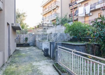 Terrazza - Villa Via Nizzeti
 
64, Tremestieri Etneo - foto 16