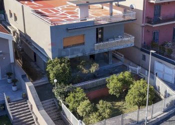 Edificio all\'aperto - Villa Via Nizzeti
 
64, Tremestieri Etneo - foto 4