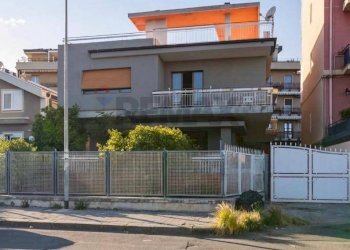 Edificio all\'aperto - Villa Via Nizzeti
 
64, Tremestieri Etneo - photo 1