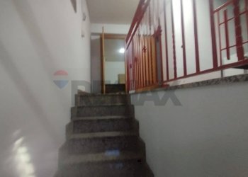 Scale - Villa Via Goffredo Mameli
 
13, Maletto - photo 4