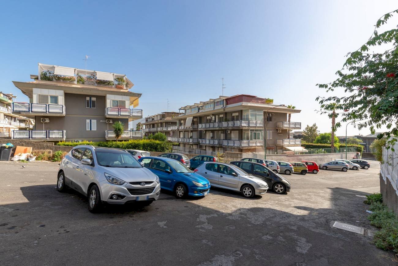 Edificio all\'aperto - Box Via Cristoforo Colombo
 
11, San Gregorio di Catania - foto 3