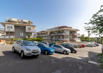 Edificio all\'aperto - Box Via Cristoforo Colombo
 
11, San Gregorio di Catania - foto 3