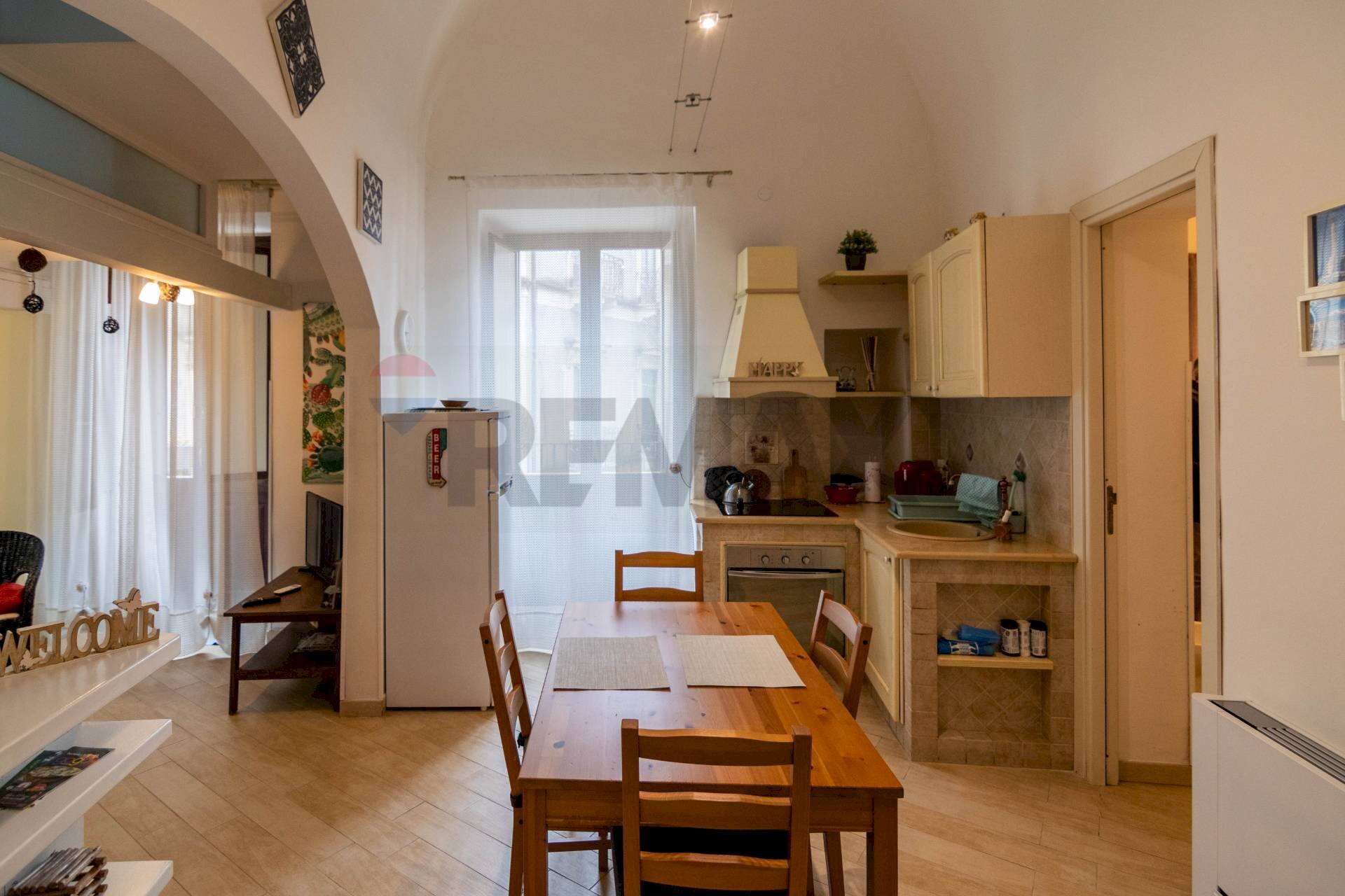 Sala da pranzo - Trilocale Via Vittorio Emanuele II
 
15, Catania - foto 2