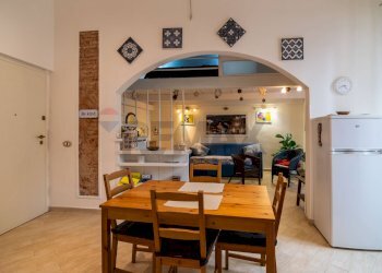 Sala da pranzo - Trilocale Via Vittorio Emanuele II
 
15, Catania - foto 1