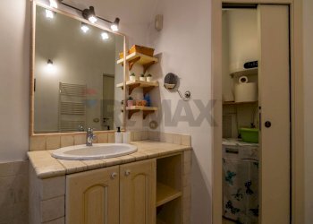 Bagno - Trilocale Via Vittorio Emanuele II
 
15, Catania - foto 8