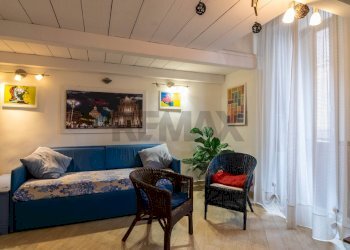 Soggiorno - Trilocale Via Vittorio Emanuele II
 
15, Catania - foto 11