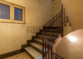 Scale - Trilocale Via Vittorio Emanuele II
 
15, Catania - foto 18