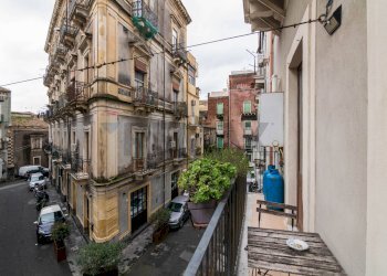 Edificio all\'aperto - Trilocale Via Vittorio Emanuele II
 
15, Catania - foto 24