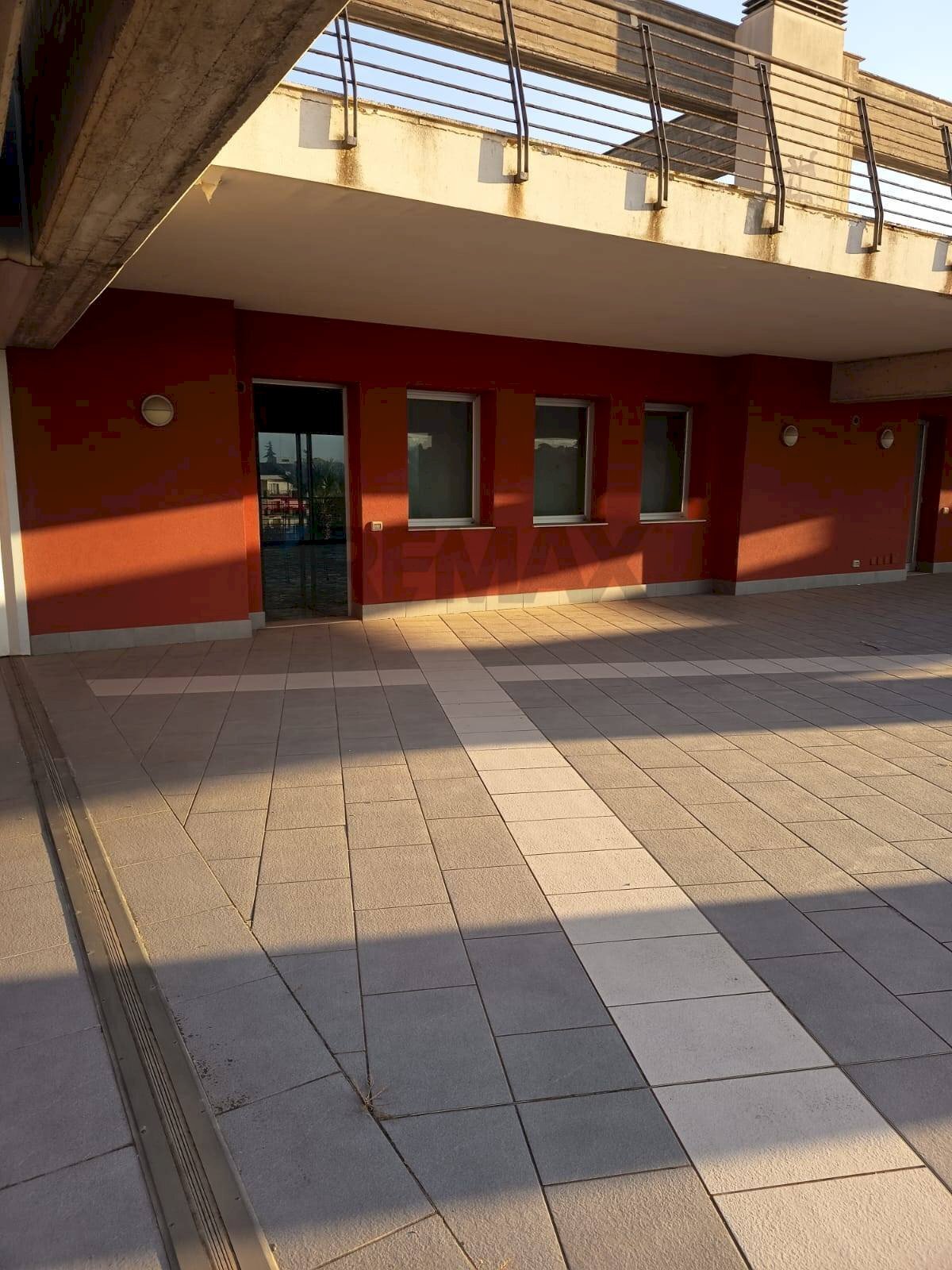 Edificio all\'aperto - Office Viale Europa, Caltagirone - photo 1